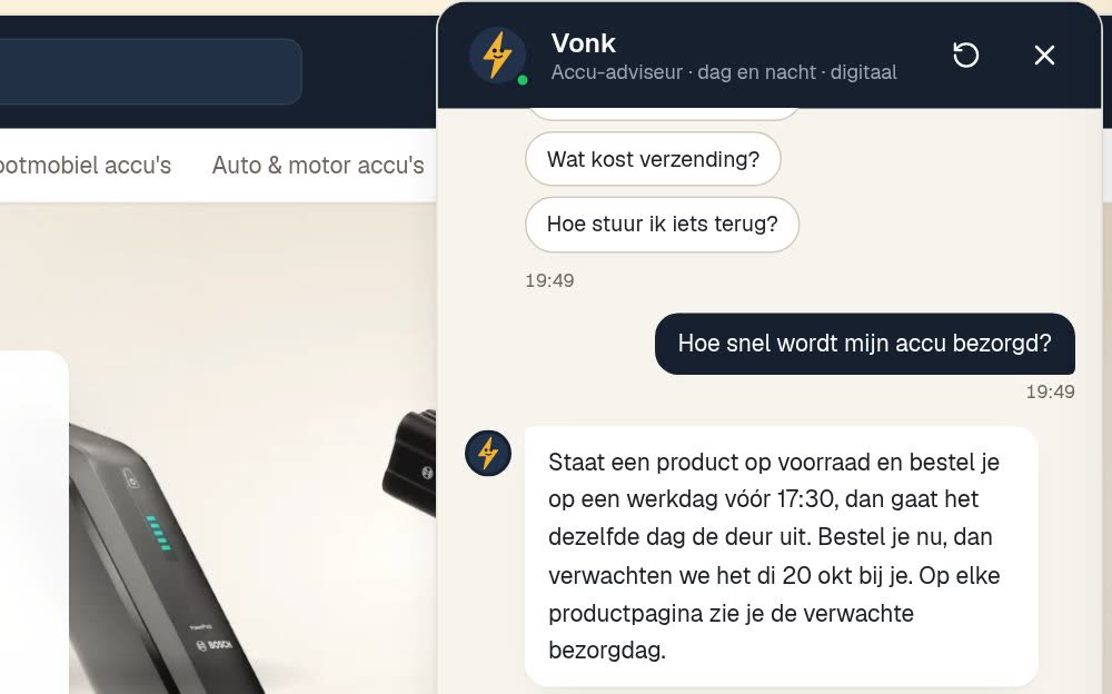 Vonk, de chathulp die ik voor TopAccu.nl bouwde, beantwoordt een vraag over bezorging